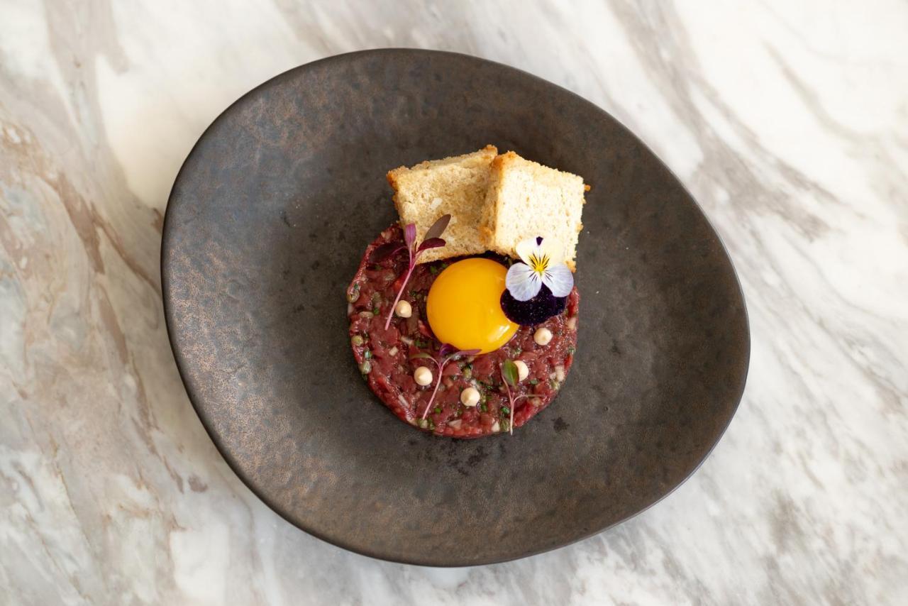 קינלוך ראנוך Dunalastair Hotel Suites מראה חיצוני תמונה A steak tartare