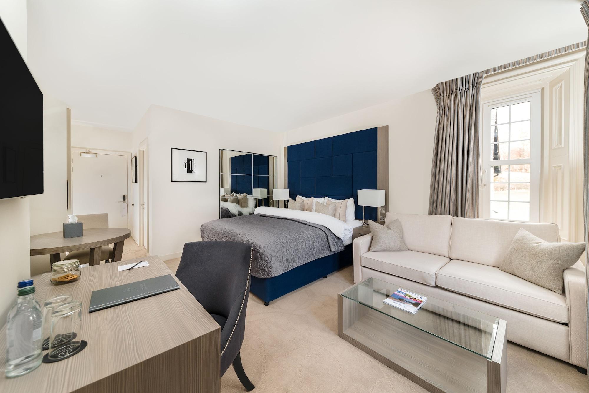 קינלוך ראנוך Dunalastair Hotel Suites מראה חיצוני תמונה A typical studio apartment