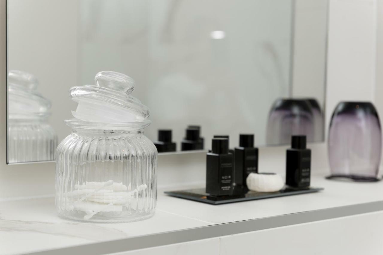 קינלוך ראנוך Dunalastair Hotel Suites מראה חיצוני תמונה The amenities in a bathroom